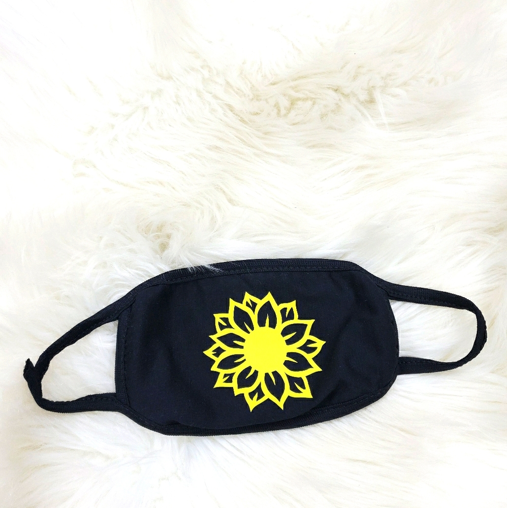 Yellow flower facemask - Picture 1 of 3